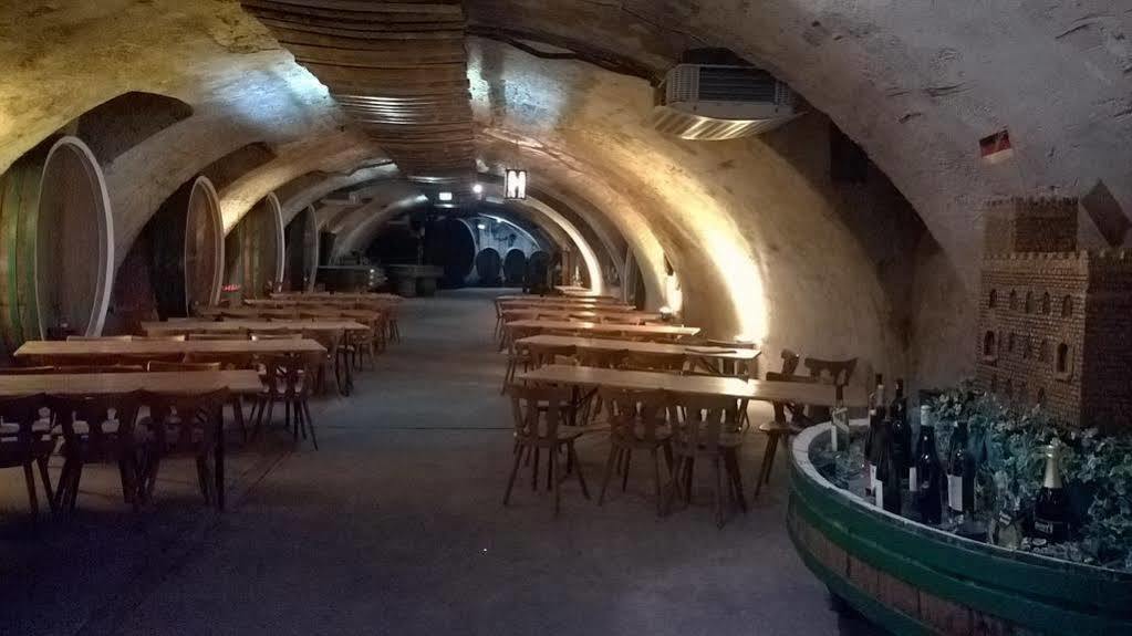 Hotel Restaurant Hambacher Winzer Neustadt an der Weinstraße Exterior foto